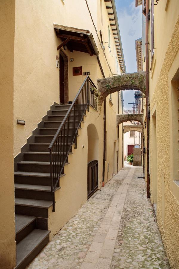 Nera Apartments SantʼAnatolia di Narco Екстериор снимка